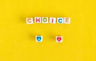 WordPress ou CMS médical dédié : quel choix pour un site de médecin ?